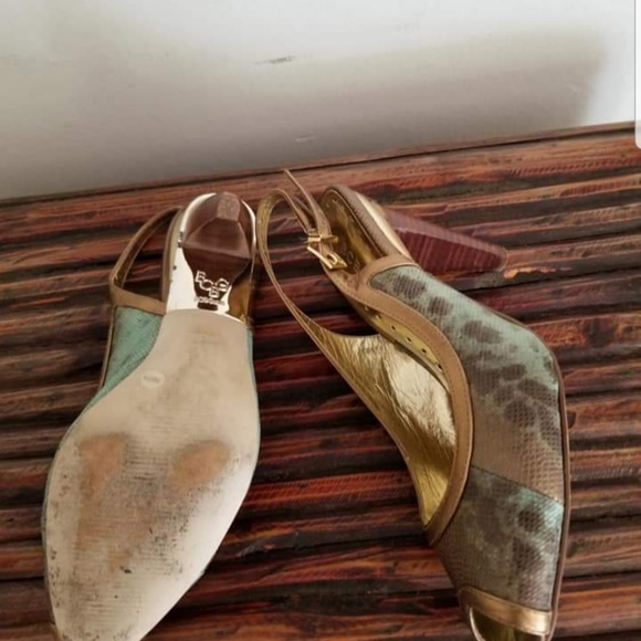 BCBG  heels - Picture 3 of 3